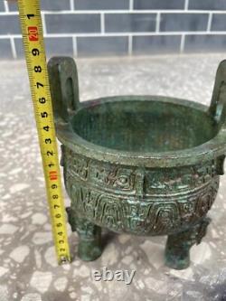 Antique Large cauldron The Western Zhou Dynasty 206 B. C
