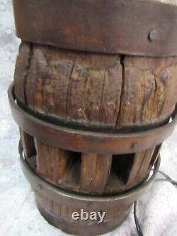 Antique Rustic Western Wagon Wheel Hub Table Lamp with Shade 3-way light