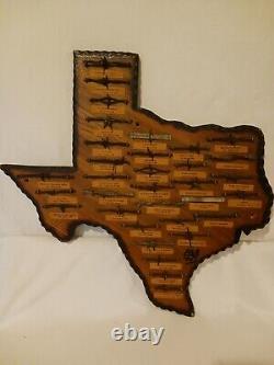 Large Antique Barbed Wire Display Texas 33 cuts of Authentic Barbwire 22 By 22