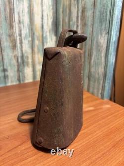 Large Antique or Vintage Country Farm Ranch Cow Bell Hand Crafted & WithChain r6s3