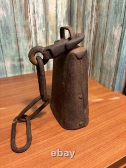 Large Antique or Vintage Country Farm Ranch Cow Bell Hand Crafted & WithChain r6s3
