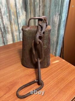 Large Antique or Vintage Country Farm Ranch Cow Bell Hand Crafted & WithChain r6s3