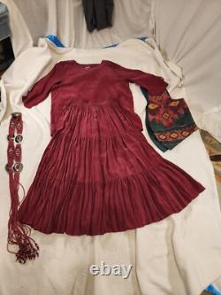 Vintage Red Rock Reflections Western Outfit With Broomstick Skirt With Belt Lg