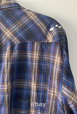 Vintage WRANGLER Men's Western Shirt Size L Front Pockets Plaid Pearl Snap Blue