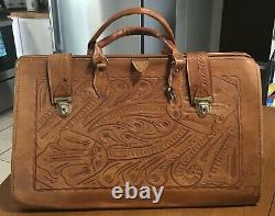 Vtg Mid Century Mod Hand Tooled Dr. Bag Leather Purse Handbag Duffle Keys 19.5
