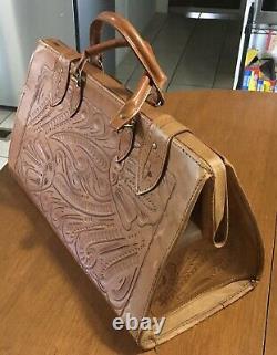 Vtg Mid Century Mod Hand Tooled Dr. Bag Leather Purse Handbag Duffle Keys 19.5