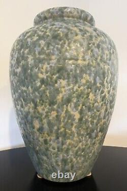 Western Monmouth Stoneware Co Pottery 15 Tall Sponge Vase Rare